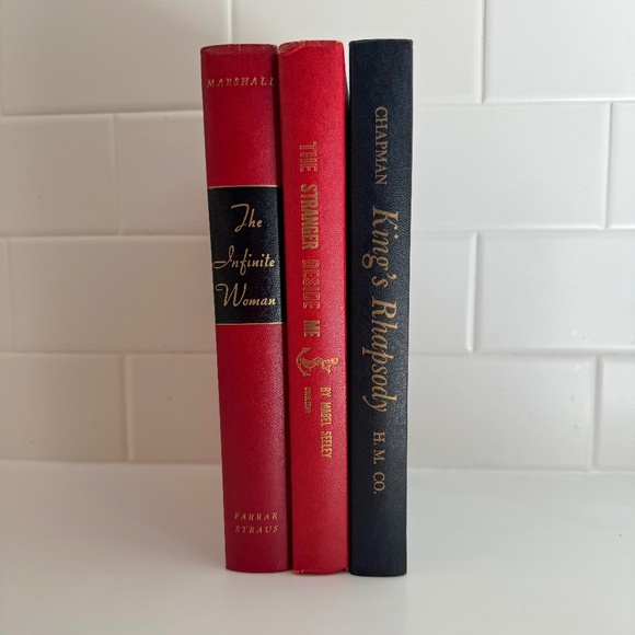 Vintage Books - Picture 1 of 2